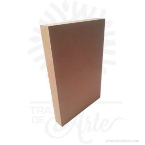 Retablo en Mdf de 3mm crudo de 20 X 30 cm listos para pintar o decorar,  Los retablos son un elemento decorativo  de fácil instalación, larga duración y excelente calidad. Cuentan con una textura lisa y peso liviano, gracias al grosor de 9 mm en el que están hechos, permiten ser lijados, pintados y decorados con diferentes técnicas artísticas. Pueden usarse para personalizar la decoración  de una empresa, oficina o casa,  realizar anuncios o cuadros corporativos o educativos. También puedes hacer diseños temáticos para temporadas como Navidad, San Valentín, Halloween, entre otros. Estos retablos permiten hacer bellos portaretratos y cuadros con tecnicas como  pintura acrílica, pintura al óleo, patinas, aerografía, figuras en foami, contracolado, resinados, texturizados, pirograbados, lacados, entre otras técnicas. Si deseas un tamaño de retablo en especial nosotros lo fabricamos. Retablo en Mdf de 3mm crudo de 20 X 30 cm Material: MDF de 3 mm de Alta Calidad en el panel frontal y MDF de 9 mm en el marco y soporte Tamaño 20 x 30 x 3 cm Color: Descripción en foto. Fecha estimada de entrega: De 1 a 3 días habiles (en Bogotá, Medellín, Cali), al resto del  país de 4  a 14 días. Vendido y enviado por: Trazos de Arte. Envió rápido y seguro Personalización Realice un pedido personalizado, podemos agregar lo que desee, como nombre, fecha, frase, logotipo, imagen o empaque regalo. Ofrecemos: Grabado por láser, grabado CNC Router, sublimado o papel adhesivo, el precio varía según el tipo de personalización que desee, encontrara más información en Servicios en nuestro menú secundario. Si desea cotizar o tiene preguntas presione el botón Cotizar personalización con gusto las responderemos.