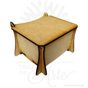 Caja en madera MDF de 3 mm para personalizar corte láser de 13 x 12 x 8 cm, acabado al natural. Son cajas artesanales cortadas en láser, tambien son perfectas para guardar joyas y cosas pequeñas. Este es un maravilloso regalo, suvenir; empresarial o para amigos y familiares. Puede ser un Proyecto en madera si deseas pintarla. Diseños personalizados, hacemoss estos mismos diseños en cajas de diferentes tamaños. El joyero es una caja que sirve para contener, guardar y conservar pequeños objetos ornamentales para el cuerpo puede contener joyas o bisutería, si la calidad del recubrimiento de un adorno de bisutería fina es buena, puede ser prácticamente indistinguible de una joya. En nuestros productos usamos madera sostenible y certificada, para proteger el medio ambiente. Tenga en cuenta que la madera es un material único, por lo que cuándo lo reciba será similar, no exactamente al de la foto. Caja en madera MDF de 3 mm para personalizar corte láser Material: Madera MDF 3 mm Color: Descripción en foto Tamaño: 13 x 12 x 8 cm Corte láser. Vendido y enviado por: Trazos de Arte. Envió rápido y seguro. Fecha estimada de entrega: De 5 a 7 días (en Bogotá, Medellín, Cali), al resto del país de 7 a 14 días. Personalización Realice un pedido personalizado, podemos agregar lo que desee, como nombre, fecha, frase, logotipo, imagen o empaque regalo. Ofrecemos: Grabado por láser, grabado CNC Router, sublimado o papel adhesivo, el precio varía según el tipo de personalización que desee, encontrara más información en Servicios en nuestro menú secundario. Si desea cotizar o tiene preguntas presione el botón Cotizar personalización con gusto las responderemos.