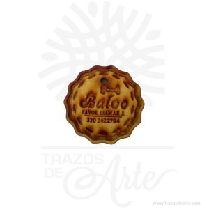 Hermosa placa para mascota, ideal para perros y gatos son de MDF de alta calidad, muy resistentes, el precio incluye personalización.Las placas  están pensadas para aquellos que buscan una placa de identificación funcional y bella para su mascota.Una placa para mascota es una identificación,  una etiqueta plana unida al collar, cadena, o correa que va alrededor de su cuello.Exhibe generalmente el nombre del perro, el de su dueño, un número del contacto telefónico y una dirección.Sin embargo, si la placa para mascota es pequeña puede ser suficiente con colocar el nombre de la mascota y un número de contacto telefónico donde sea seguro que se encuentre el dueño.Esto ayuda a notificar fácil y rápidamente cuando se encuentra la mascota.Tenga en cuenta que la madera es un material único, por lo que cuándo lo reciba será similar, no exactamente al de la foto.Placa para mascotaMaterial: metal y MDF de 3 mm de alta calidadTamaño: Alto: 4.5 cm x 5 cmColor: Descripción fotoVendido y enviado por: Trazos de Arte.Envió rápido y seguro.PersonalizaciónRealice un pedido personalizado, podemos agregar lo que desee, como nombre, fecha, frase, logotipo, imagen o empaque regalo.Ofrecemos:Grabado por láser, grabado CNC Router, sublimado o papel adhesivo, el precio varía según el tipo de personalización que desee, encontrara más información en Servicios en nuestro menú secundario.Si desea cotizar o tiene preguntas presione el botón Cotizar personalización con gusto las responderemos.