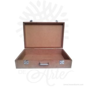 Caja maletín de madera MDF crudo 40 x 25 x 10 cm. para ordenar sus objetos, joyas u otros accesorios. Su gran tamaño le ofrece una multitud de posibilidades creativas.Práctica caja tipo maletín para decorar y regalar, perfecta para los amantes de las manualidades y decoradores.Esta caja maletín de madera MDF es realmente original mantendrá sus recuerdos por muchos años.No ocupa mucho espacio y será una decoración de su hogar.Practica caja para decorar en bodas, fiestas, eventos o para regalar porque simplemente pensé en ti.La puede encontrar también como caja en MDF, caja decorativa , caja decorativa en madera MDF, cajas de madera para regalo o caja en madera con tapa.El embalaje de madera se utiliza para para determinados productos tradicionales de gama alta (puros, bebidas alcohólicas, etc.).Los embalajes de madera siguen gozando de una buena imagen ante el consumidor al percibirlo como un producto higiénico y con connotaciones de alta calidad.Se puede imprimir incorporando la marca y el logotipo, así como otros mensajes prácticos.Siempre puede destruirse o reciclarse.La caja de madera ha conseguido introducirse en determinados nichos de mercado muy localizados en cuanto a tamaño y producto en los que ha obtenido una gran fidelidad por parte de los compradores.Caja maletín de madera MDF crudo 40 x 25 x 10 cmMaterial: Madera MDF de alta calidad.Color: Descripción en fotoTamaño 40 x 25 x 10 cmVendido y enviado por: Trazos de Arte.Envío rápido y seguro.Fecha estimada de entrega: De 5 a 7 días (en Bogotá, Medellín, Cali), al resto del  país de 7 a 14 días.PersonalizaciónRealice un pedido personalizado, podemos agregar lo que desee, como nombre, fecha, frase, logotipo, imagen o empaque regalo.Ofrecemos:Grabado por láser, grabado CNC Router, sublimado o papel adhesivo, el precio varía según el tipo de personalización que desee, encontrara más información en Servicios en nuestro menú secundario.Si desea cotizar o tiene preguntas presione el botón Cotizar personalización con gusto las responderemos.