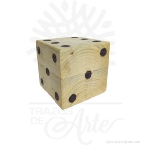 Dado en madera de pino (4 x 4 x 4 cm) Pack x 6, diviértete con  tus juegos de dados favoritos al aire libre o en el piso. Son ideales para fiestas infantiles o reuniones con amigos.  Los dados se utilizan con frecuencia para introducir un factor aleatorio en diferentes juegos de mesa. No obstante, existen también muchos juegos puramente «de dados» y muchas variaciones sobre ellos. Algunos ejemplos son: Generala Póker mentiroso Dudo Craps Boggle Tenga en cuenta que la madera es un material único, por lo que cuándo lo reciba será similar, no exactamente al de la foto. Dado en madera de pino (4 x 4 x 4 cm) Pack x 6 Material: Madera de PIno Color: Descripción en foto Tamaño: 4 x 4 x 4 cm Fecha estimada de entrega: De 4 a 5 días hábiles (en Bogotá, Medellín, Cali), al resto del  país de 7 a 14 días. Recuerda que el tiempo de entrega comienza a partir del momento en que tu pago sea confirmado. Todos los productos son entregados al domicilio que informaste al realizar la compra. Vendido y enviado por: Trazos de Arte. Envió rápido y seguro. Personalización Realiza un pedido personalizado, podemos agregar lo que desees, como nombre, fecha, frase, logotipo, imagen o empaque regalo. Ofrecemos: Grabado por láser, grabado CNC Router, sublimado o papel adhesivo, el precio varía según el tipo de personalización que desees, encontrarás más información en “Servicios” en nuestro menú secundario. Si deseas cotizar o tienes preguntas presiona el botón Cotizar personalización con gusto las responderemos. ¿Cómo comprar? Selecciona tu producto. Si tienes alguna duda por favor escríbenos. Haz clic en el botón de compra y la cantidad que deseas. Ingresa los datos de facturación y entrega. Realiza el pago de tu pedido. Recibe el pedido en tu domicilio.