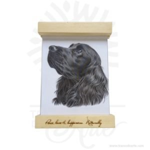 Portaretrato en madera de pino y acrílico, diseño innovador. base cuadrada de madera, perfecto para tus fotografías combinará en cualquier tipo de ambiente. Tiene un tamaño de 17 x 10 cm, para foto de 15 x 10 cm,  se pueden personalizar. Este es un maravilloso regalo, suvenir; empresarial o para amigos y familiares. Hermoso Portaretrato  en madera de pino seleccionada y acrílico, ideal para decorar el hogar, cuarto, estudio u oficina. Es un soporte para colocar fotografías que  puede tener todo tipo de fotos.  Preparados para darles la terminación que quieras. Diseñado para colocarlo sobre una superficie plana. Tamaño foto de 15 x 10 cm. Su diseño compacto y de lujo te permitirá mostrar tus mejores momentos en cualquier mesa de tu casa u oficina. Portaretrato en madera de pino y acrílico Material: Madera de pino y acrílico Color: Descripción en foto Tamaño: 17 x 10 cm Fecha estimada de entrega: De 3 a 4 días hábiles (en Bogotá, Medellín, Cali), al resto del  país de 7 a 14 días. Recuerda que el tiempo de entrega comienza a partir del momento en que tu pago sea confirmado. Todos los productos son entregados al domicilio que informaste al realizar la compra. Vendido y enviado por: Trazos de Arte. Envió rápido y seguro. No incluye domicilio. Personalización Realiza un pedido personalizado, podemos agregar lo que desees, como nombre, fecha, frase, logotipo, imagen o empaque regalo. Ofrecemos: Grabado por láser, grabado CNC Router, sublimado o papel adhesivo, el precio varía según el tipo de personalización que desees, encontrarás más información en “Servicios” en nuestro menú secundario. Si deseas cotizar o tienes preguntas presiona el botón Cotizar personalización con gusto las responderemos. ¿Cómo comprar? Selecciona tu producto. Si tienes alguna duda por favor escríbenos. Haz clic en el botón de compra y la cantidad que deseas. Ingresa los datos de facturación y entrega. Realiza el pago de tu pedido. Recibe el pedido en tu domicilio.