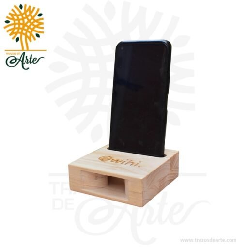 Amplificador pequeño en madera de pino
