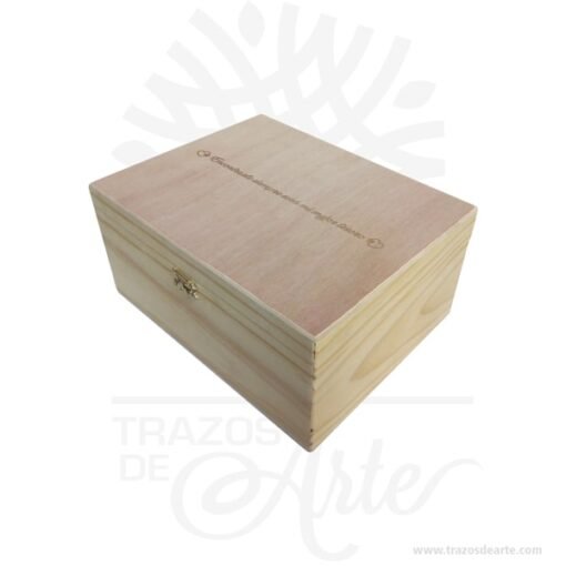 Caja en madera con cierre de 23 x 18 x 11 cm