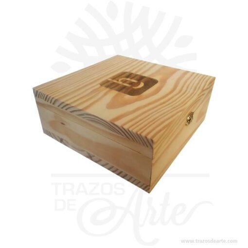 Caja en madera de pino