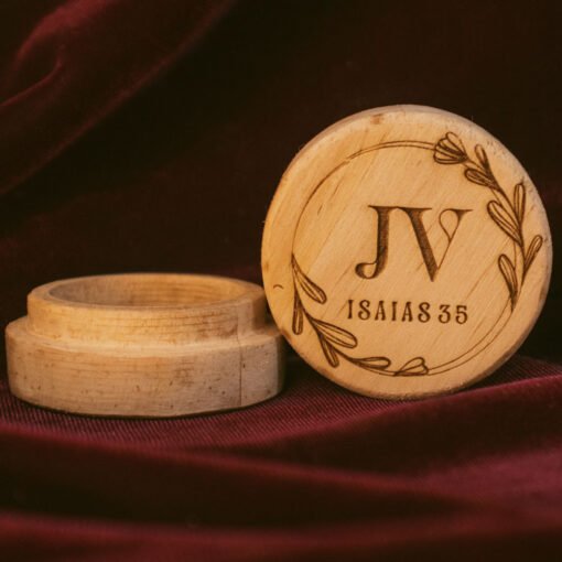 Caja estuche en madera para anillo de compromiso
