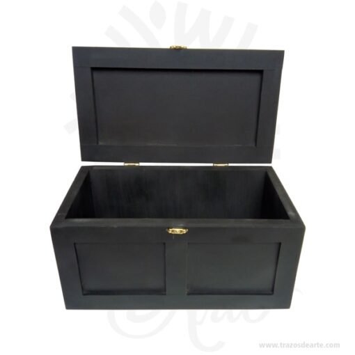 Caja de madera marcada con mensaje
