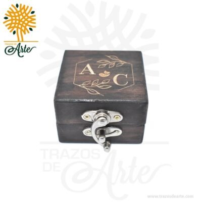 Caja para anillo en madera