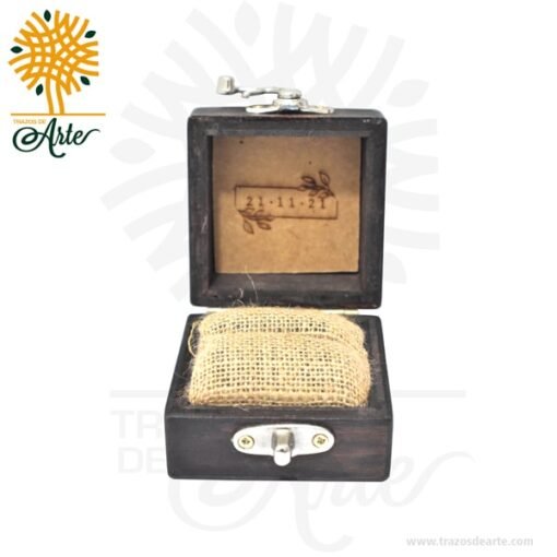 Caja para anillo en madera