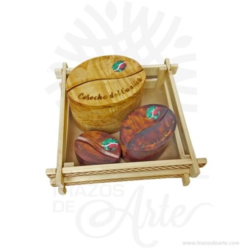Canasto labrado 22 x 22 x 7 cm en crudo