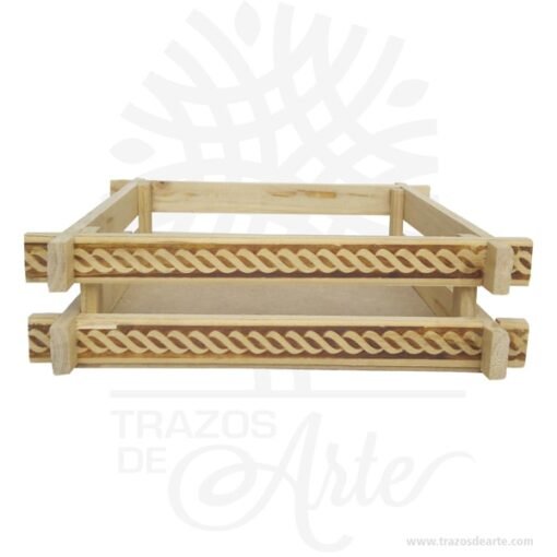 Canasto labrado 22 x 22 x 7 cm en crudo